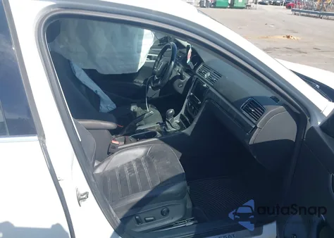 2016 Volkswagen Passat 1.8T Sel/1.8T Sel Premium из США, поврежденный, VIN 1VWCT7A37GC069201